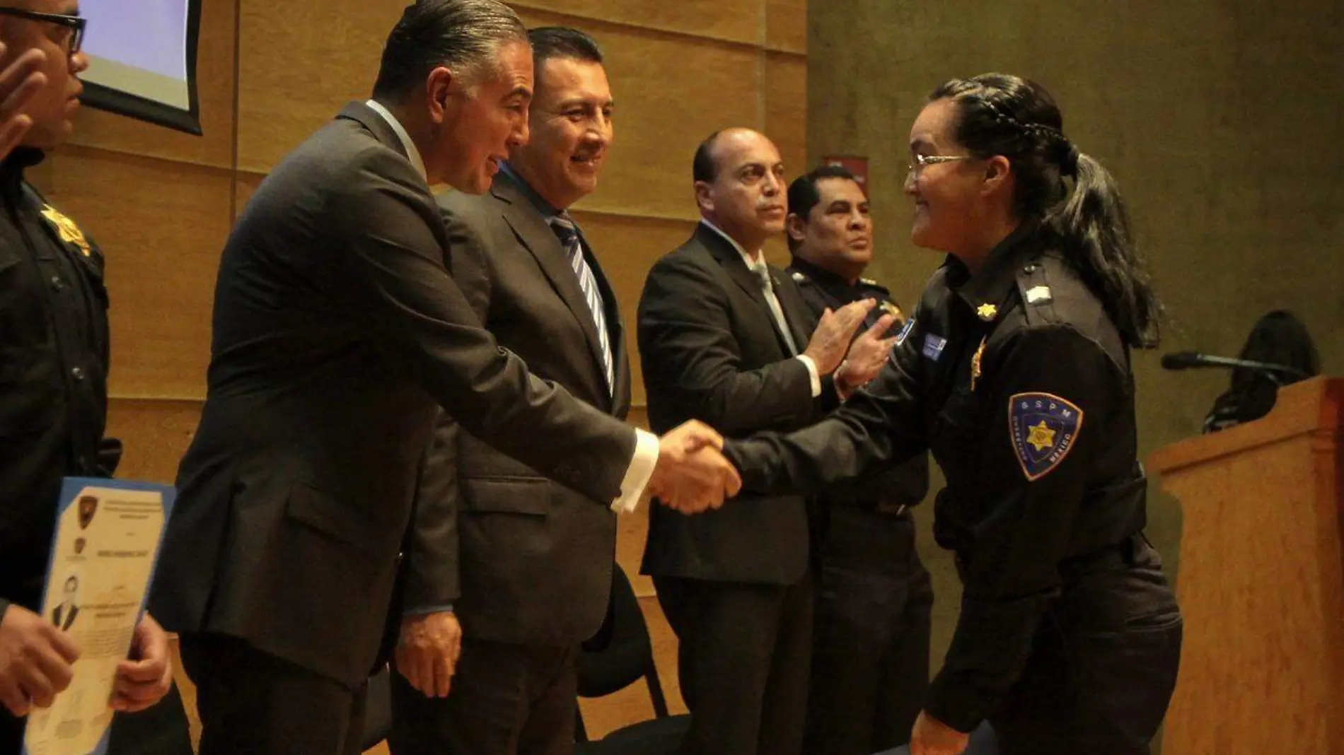 MUJERES POLICÍA